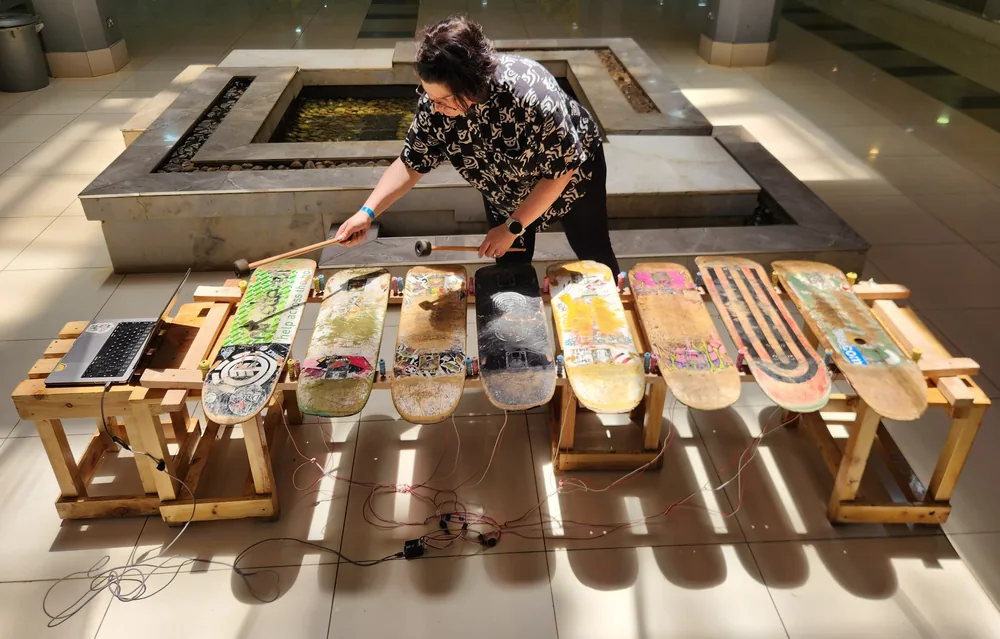 The Skateboard Embaire: Reanimating tradition through musical instrument design