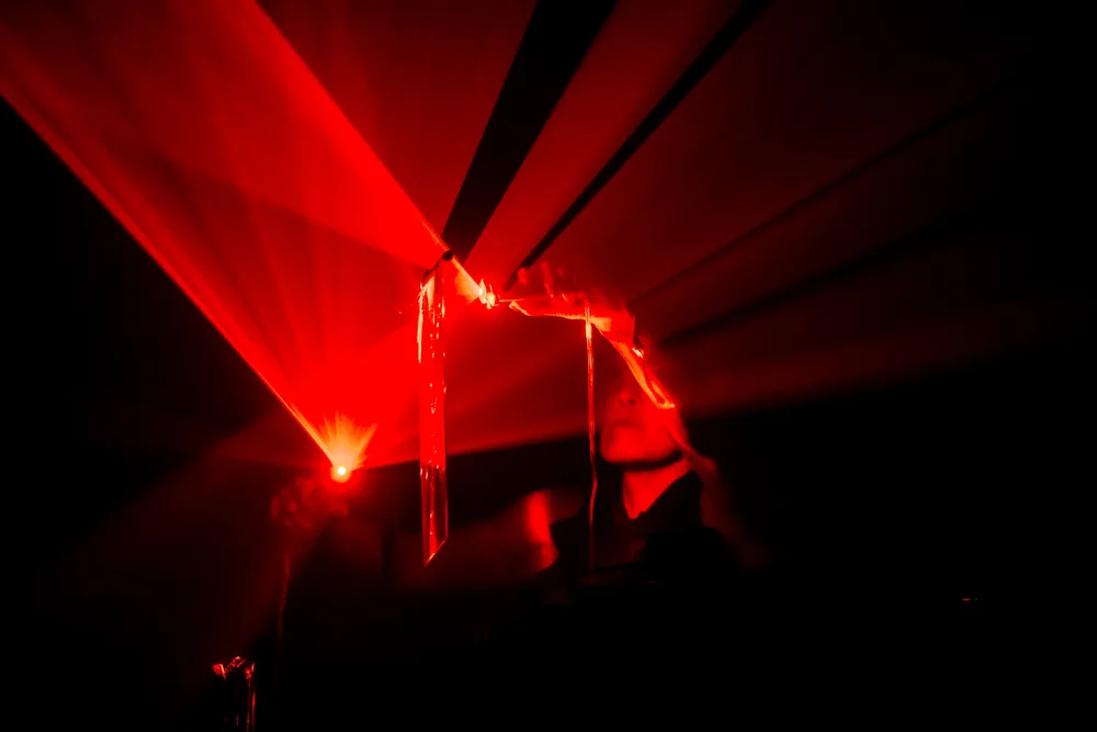 FO2 - Building A Wearable Laser-Feedback Instrument: Performing body-space-technology entanglements